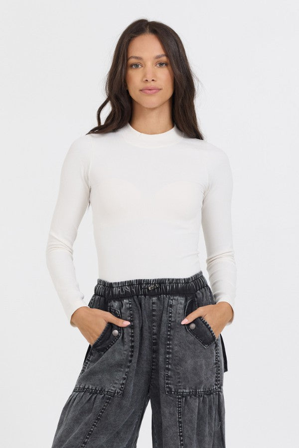Pale Ivory Seamless Mock Neck Top | Vintage Havana Women