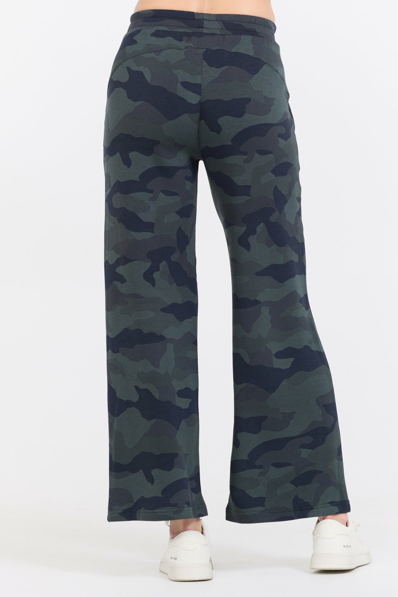 Onyx Camo Printed Cloud Fleece Flare Pant | Vintage Havana Women