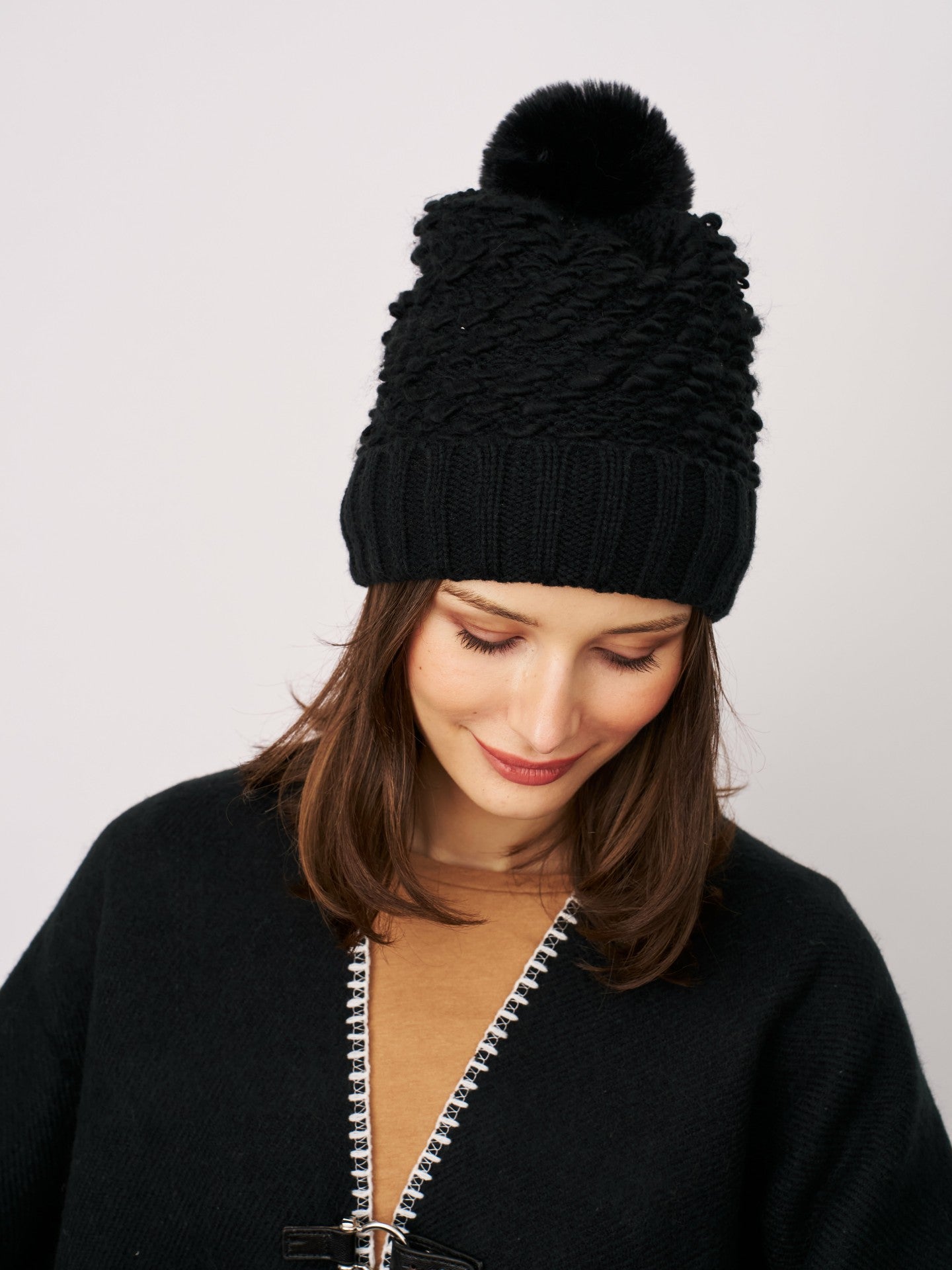 TURN UP POMPOM HAT - BLACK | Vintage Havana Women