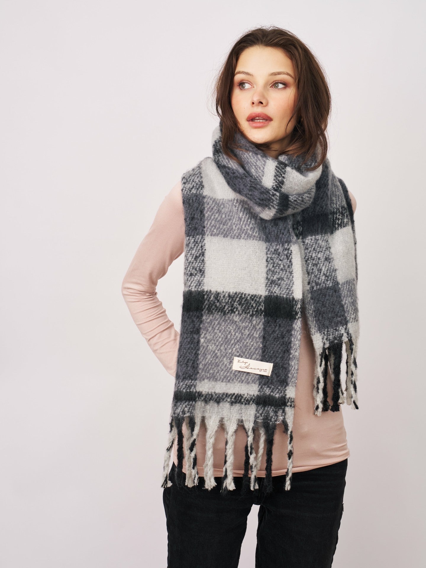 CHECK BRUSH TASSEL SCARF - BLACK | Vintage Havana Women