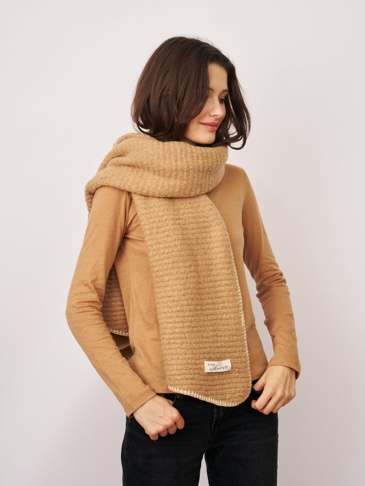 BLANKET STITCH KNIT SCARF - WHEAT/IVORY | Vintage Havana Women