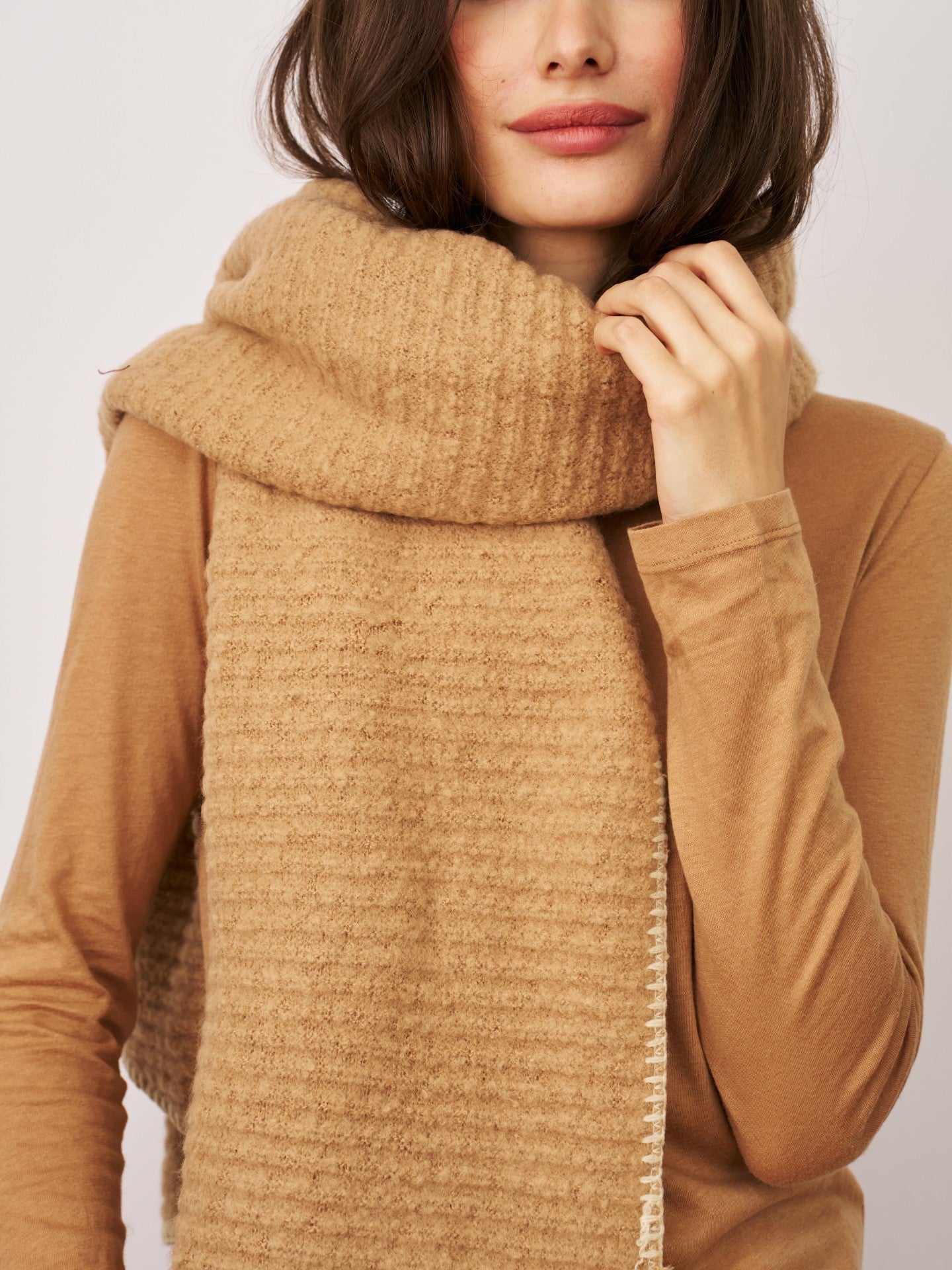 BLANKET STITCH KNIT SCARF - WHEAT/IVORY | Vintage Havana Women