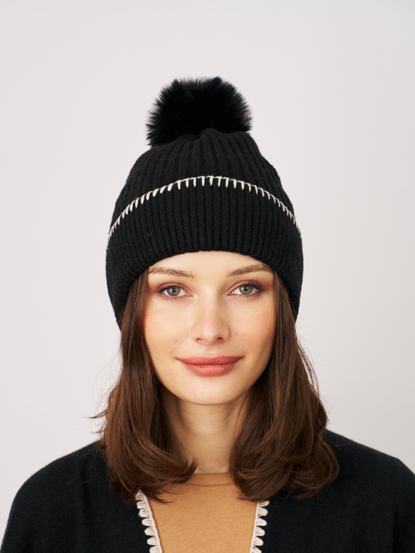 RIBBED POMPOM BEANIE - BLACK/IVORY | Vintage Havana Women