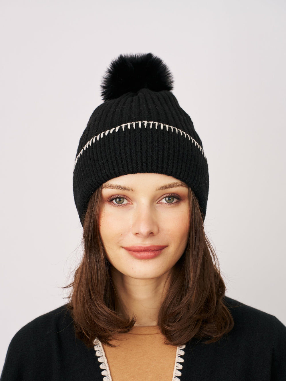 RIBBED POMPOM BEANIE - BLACK/IVORY | Vintage Havana Women