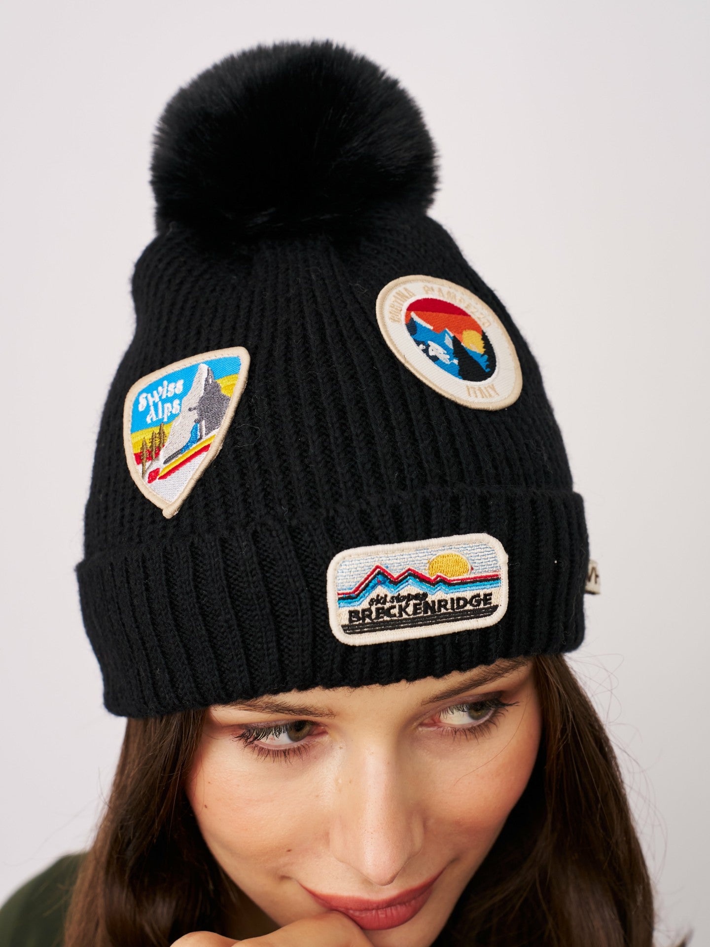 RIBBED POMPOM BEANIE WITH SWISS ALP PATCH - BLACK | Vintage Havana Women
